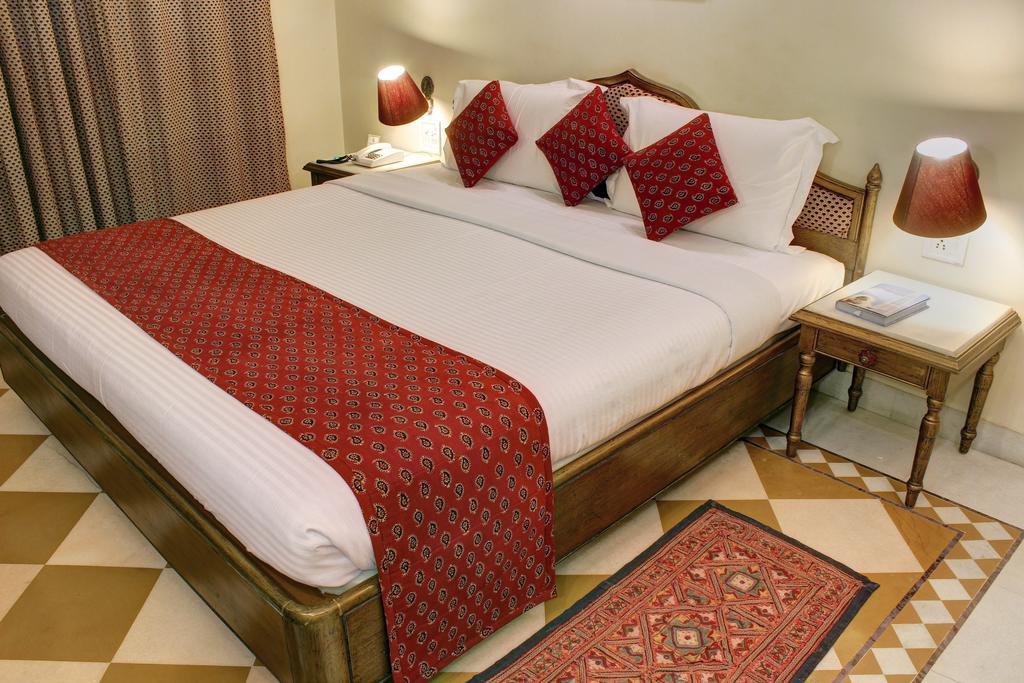Palace On Ganges - Heritage Hotel Varanasi Habitación foto