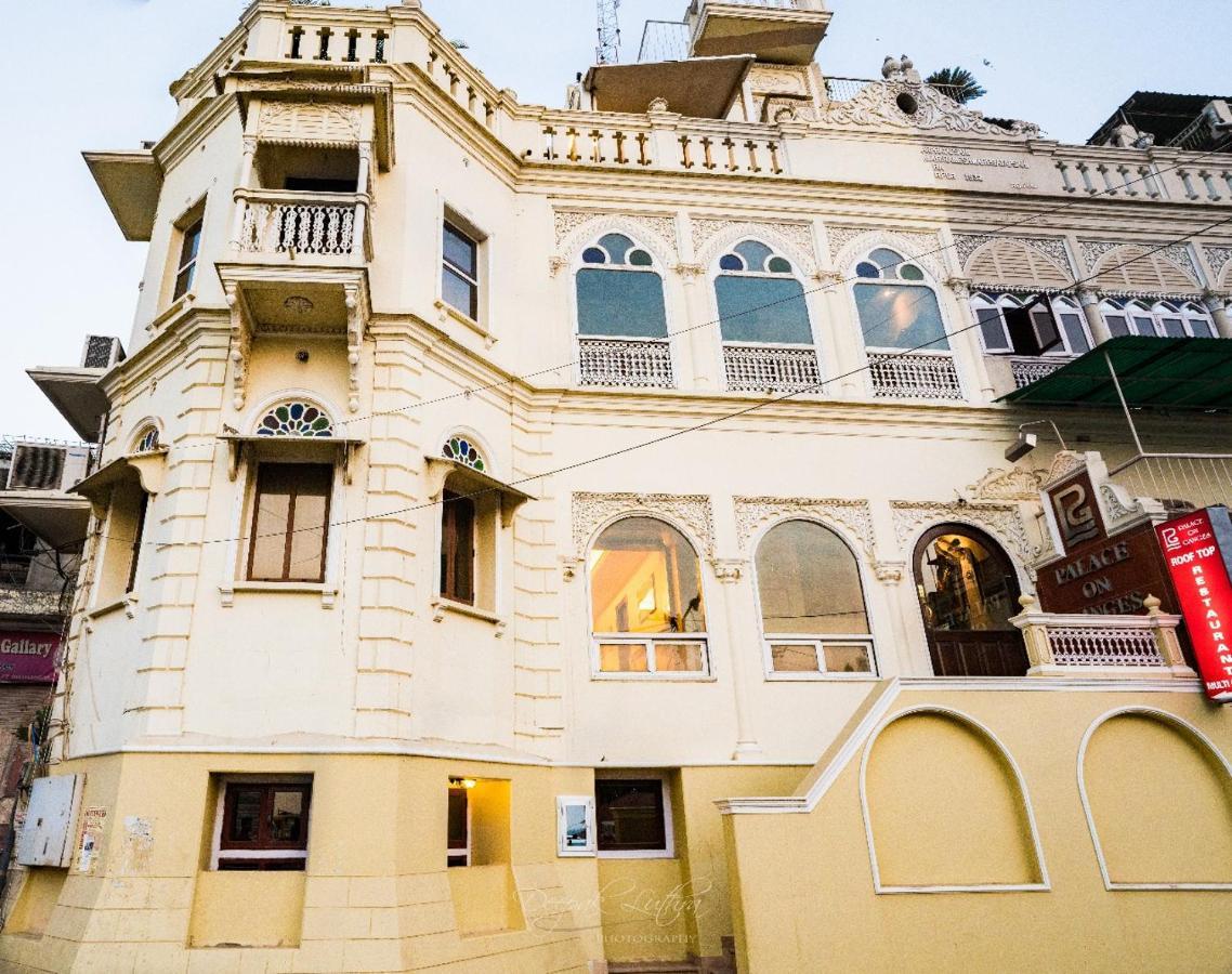 Palace On Ganges - Heritage Hotel Varanasi Exterior foto